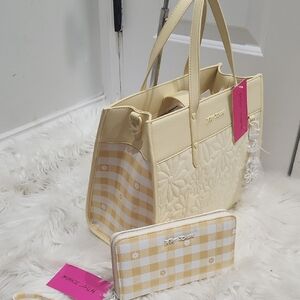 🔹️Betsey Johnson🔹️ Yellow Floral Quilted DaisyTote XOBECCA Bag and Wallet Set